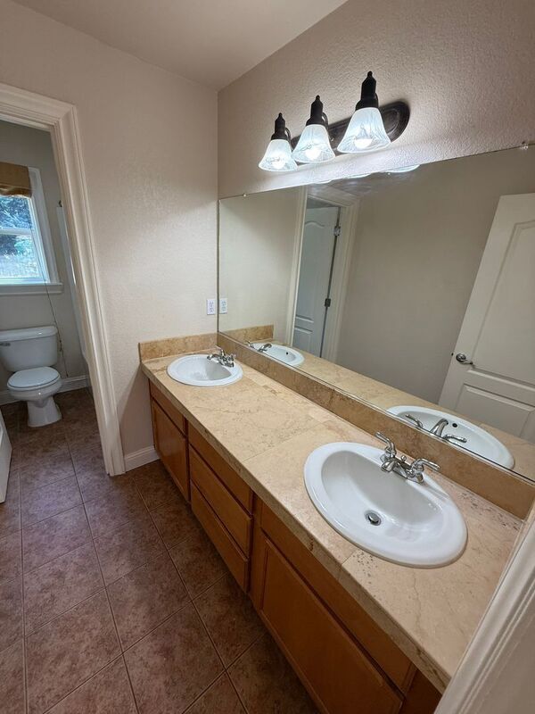 Building Photo - 1690 Titan Dr NW