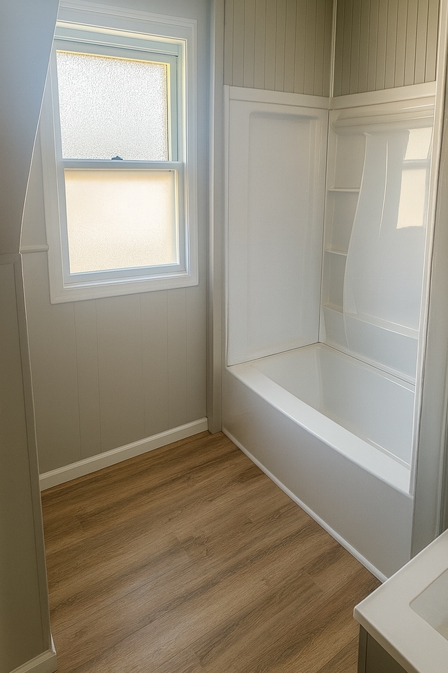 Building Photo - Charming 2BR Home Near Lake Erie – $1,149/month