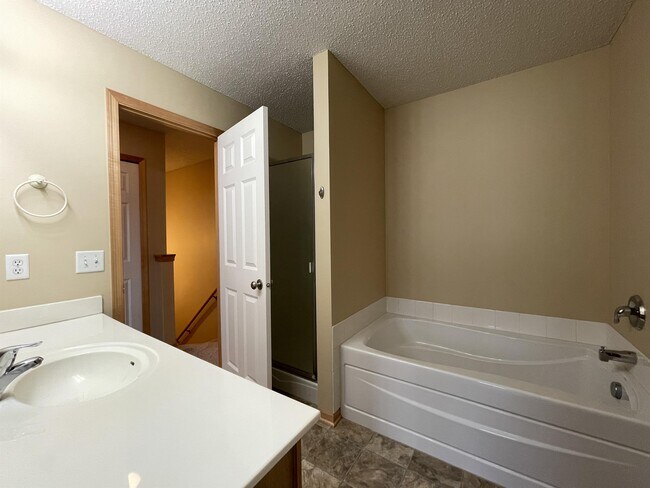 Building Photo - 18279 Key W Ct
