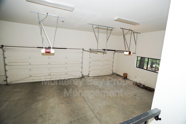 Building Photo - 3045 Lopez Rd
