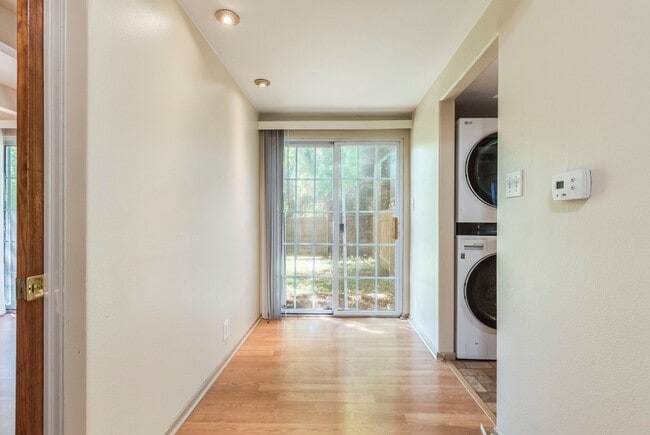 Building Photo - 1502 E 37th St