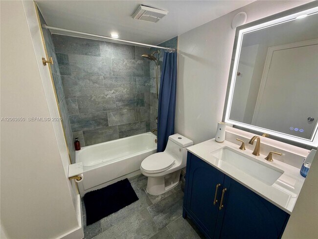 Building Photo - 1012 Coral Club Dr