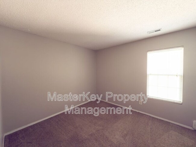 Building Photo - 2915 Skybrook Ln
