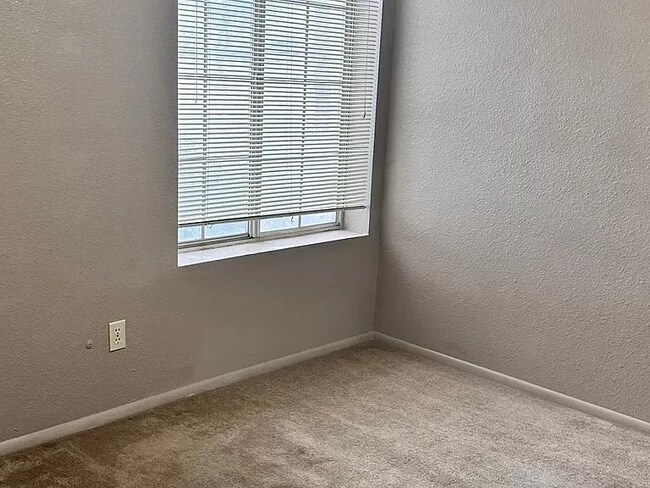 Building Photo - 2910 W Marconi Ave