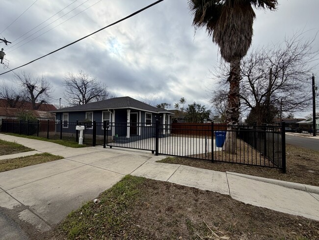 Building Photo - 514 Martin Luther King Dr