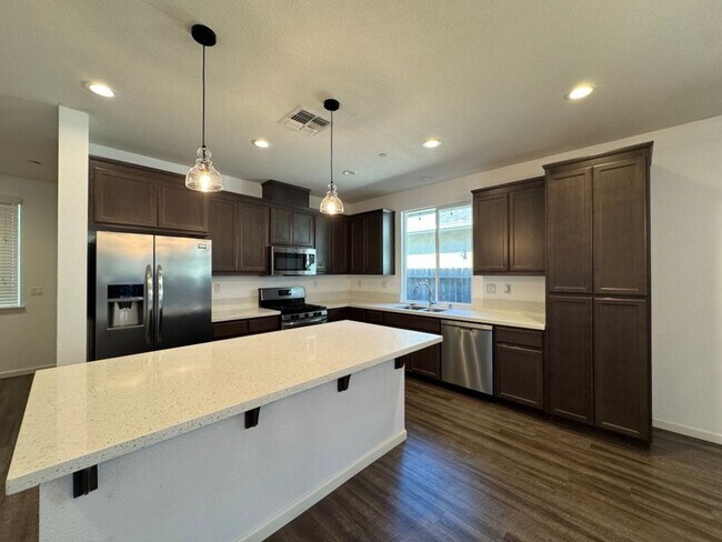 Building Photo - Charming 3-Bedroom, 2-Bath Home in Desirab...