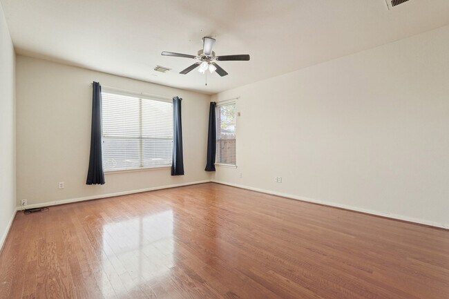 Building Photo - 29650 Legends Green Dr