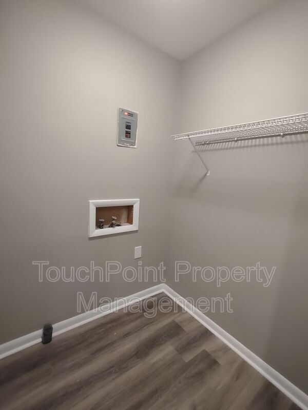 Building Photo - 4601 Coronado Dr
