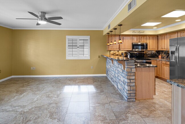 Building Photo - Your Oasis Awaits!