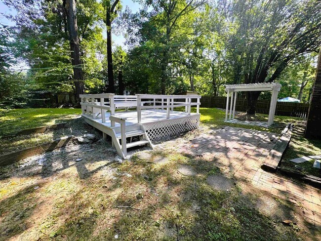 Building Photo - 5209 Yale Rd