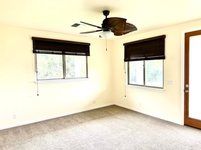 Building Photo - 2262 Kamaile St