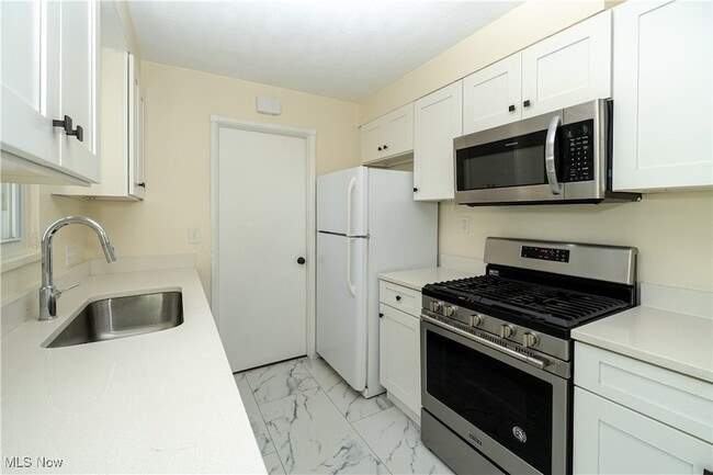 Building Photo - 1247 Genesee Ave