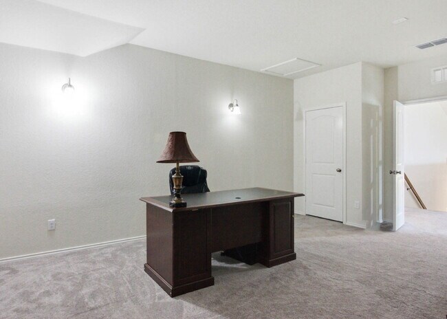 Building Photo - 9010 Canopy Bnd