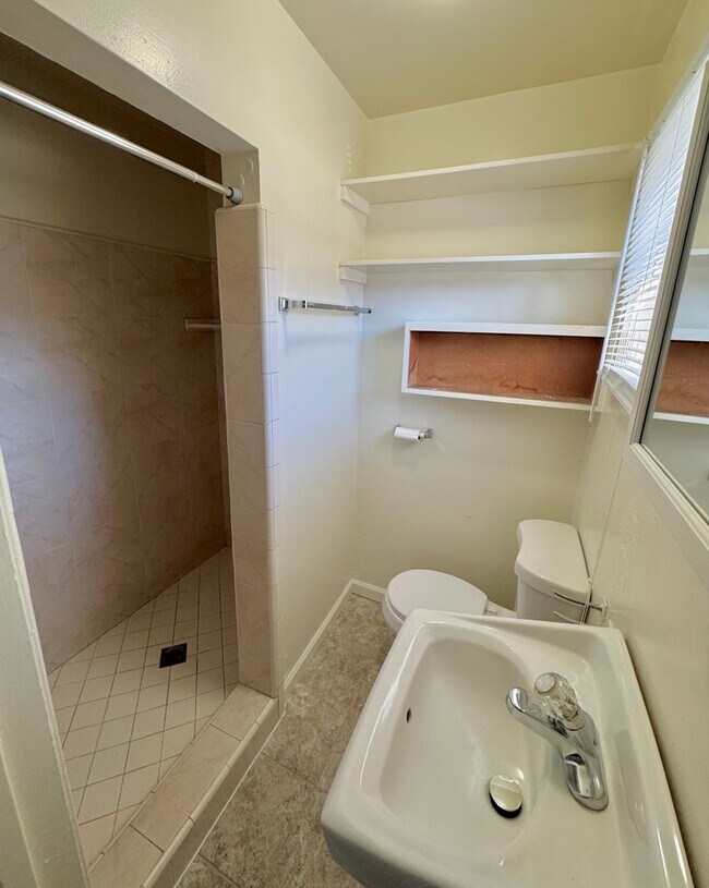 Building Photo - 1119 Citrus Ave