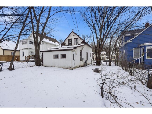 Building Photo - 3451 N Oliver Ave