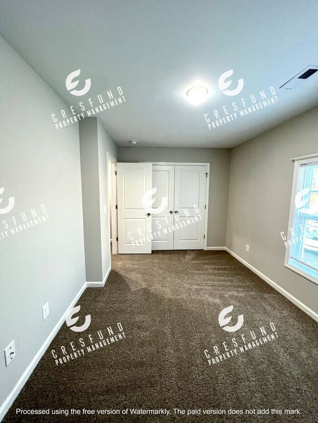 Building Photo - 2 Bed 2.5 Bath Townhome - Available NOW!