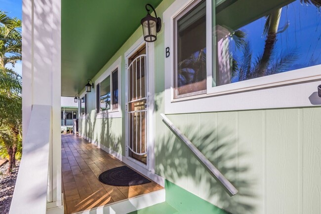 Building Photo - 1276 S Nahale Pl