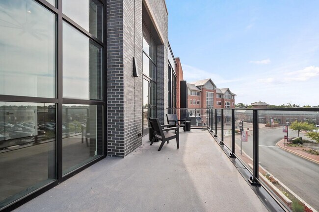 Building Photo - 728 Waukegan Rd