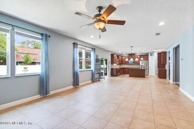 Building Photo - 11725 Paddock Gates Dr