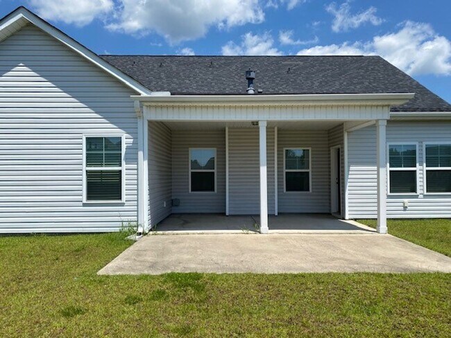 Building Photo - 1541 Eastbourne Dr
