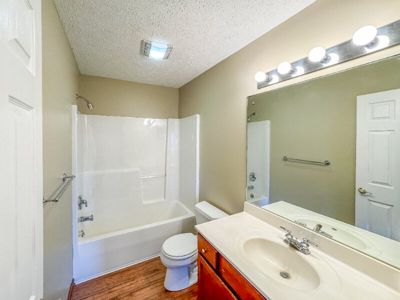 Building Photo - 3002 5th Ave