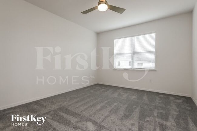 Building Photo - 523 Crown Rose Dr