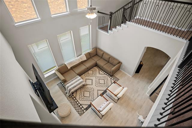 Building Photo - 2093 Almassera Dr