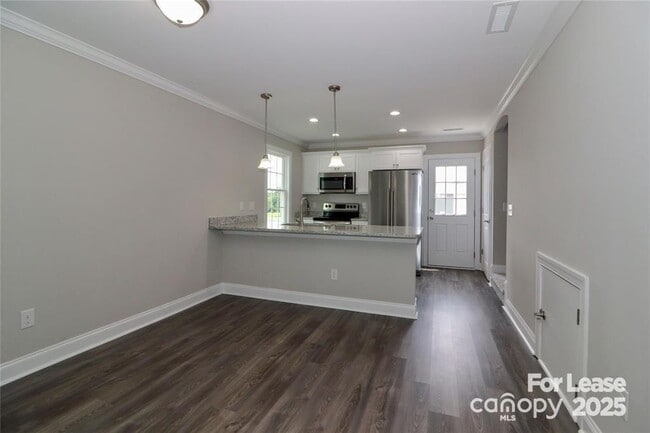 Building Photo - 3967 Newhall Dr NW