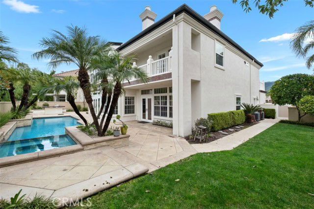 Building Photo - 1 Coachman