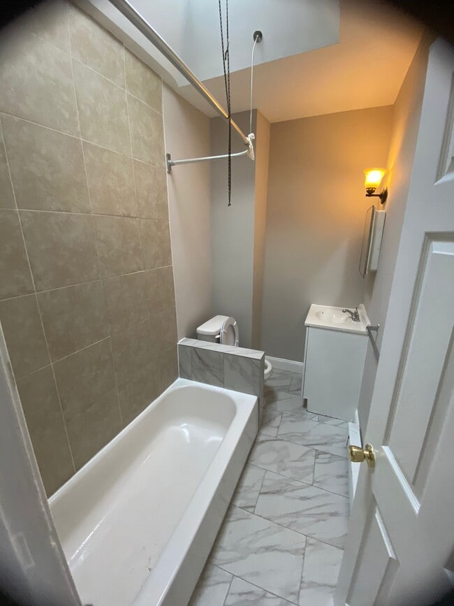 Building Photo - 5917 Irving St