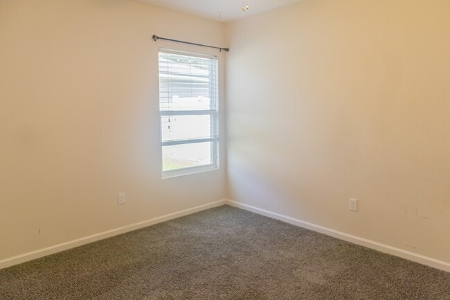 Building Photo - 112 Celtic Wedding Dr
