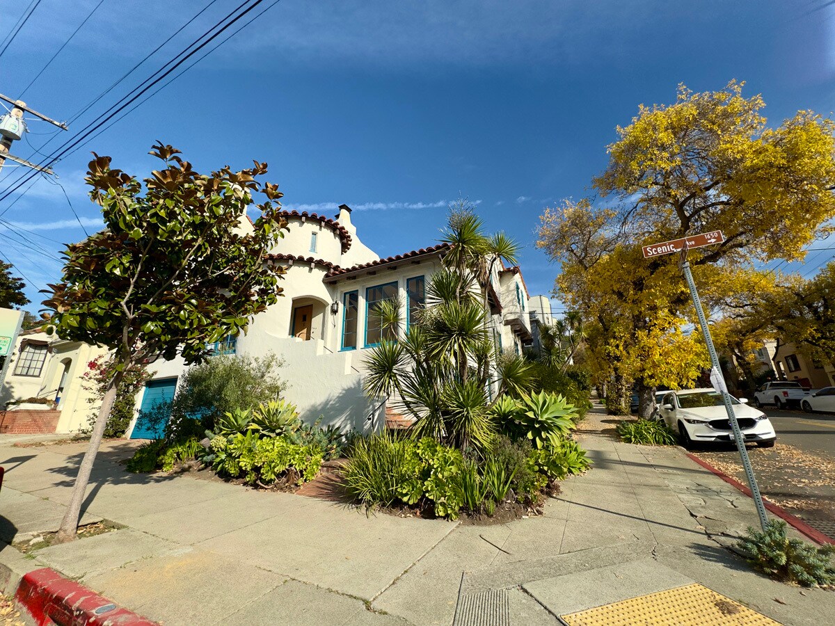 Building Photo - 1645 Scenic Ave