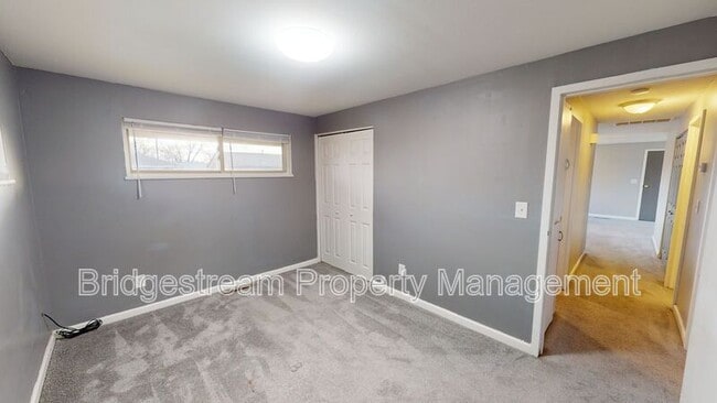 Building Photo - 4451 Mahler Dr