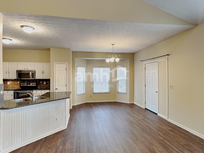 Building Photo - 742 Keltoncrest Dr