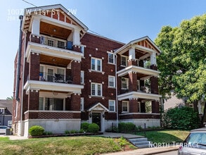 Building Photo - 1007 W 41st St