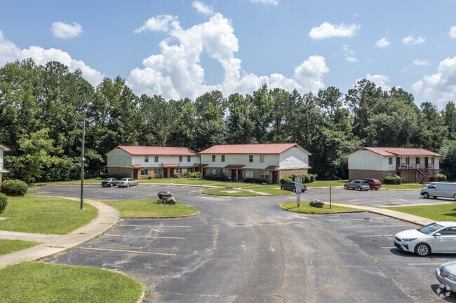 Ample Parking Throughout - 1500 N Archusa Ave