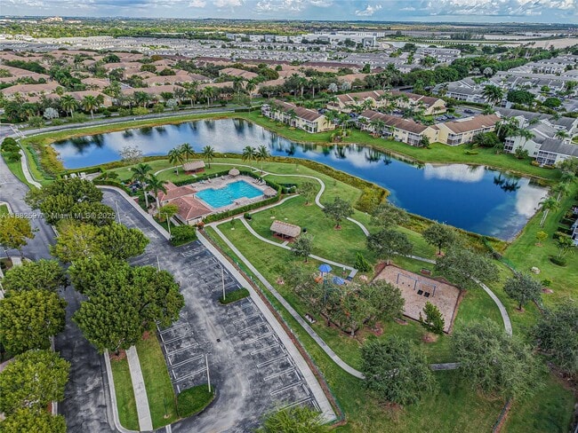 Building Photo - 2319 SE 24th Ave