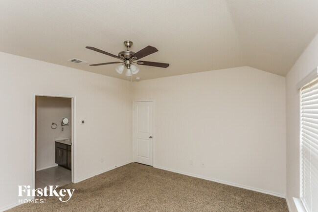 Building Photo - 2481 Conklin Dr
