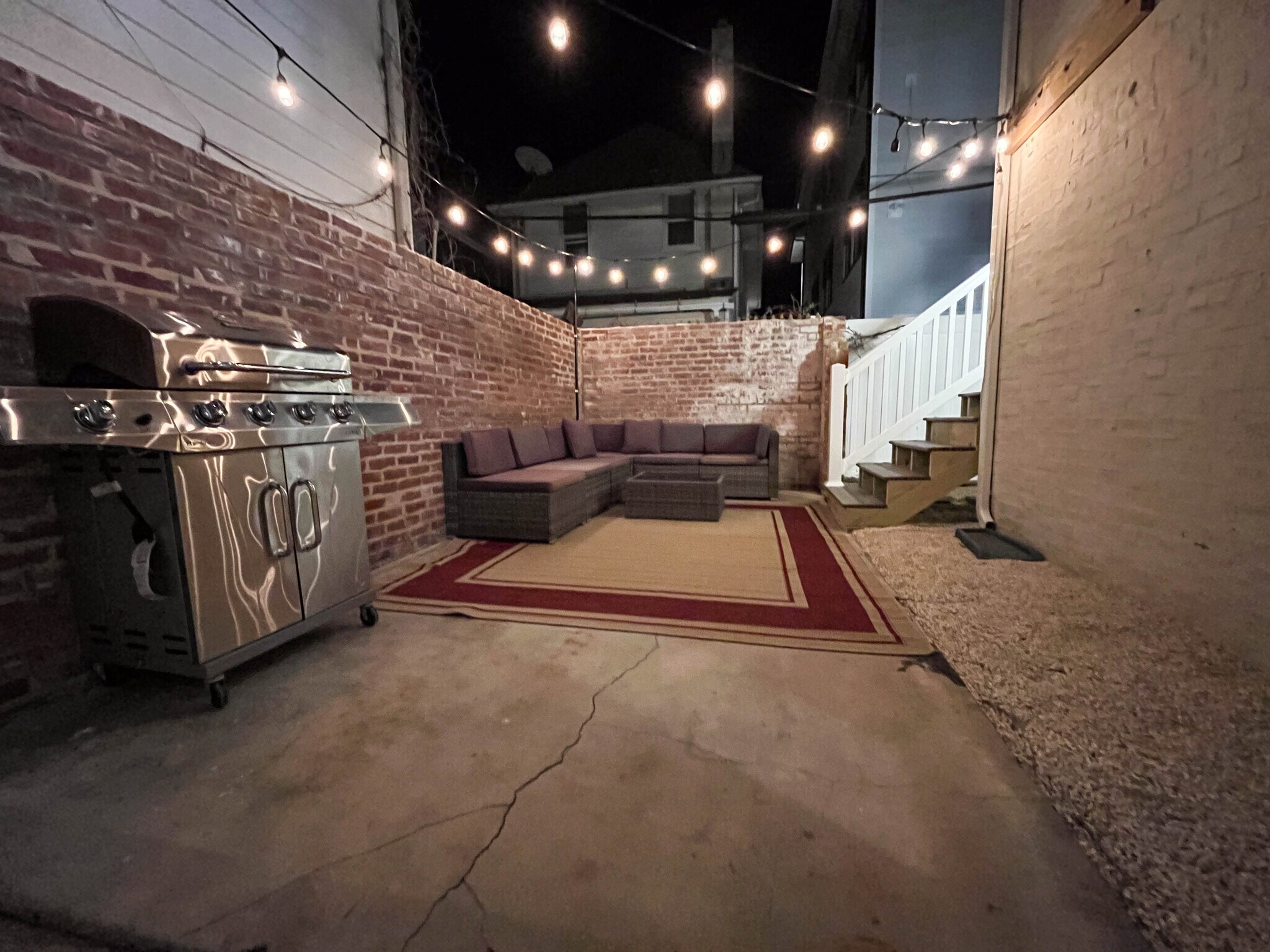 Building Photo - 14 N Vassar Sq