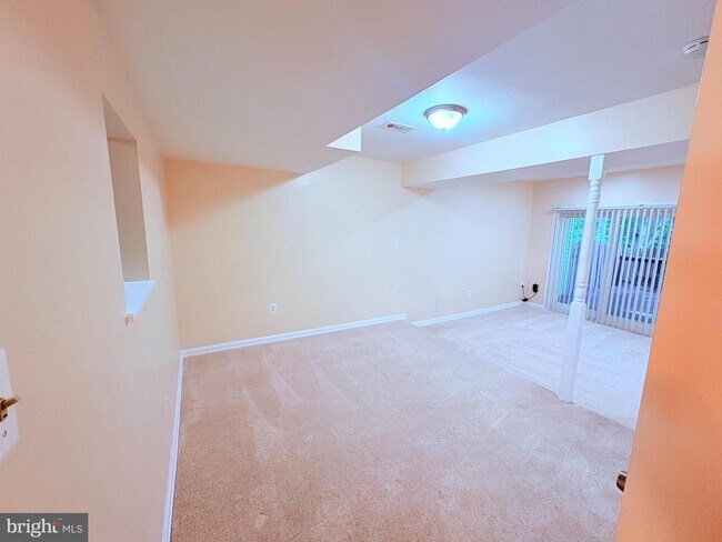 Building Photo - 15068 Catbrier Ct