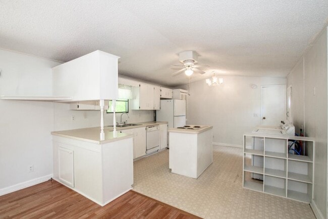 Building Photo - 7967 Caswell Rd