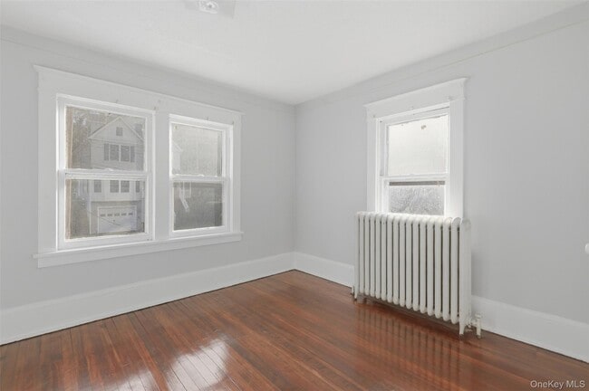 Building Photo - 1446 Lincoln Terrace