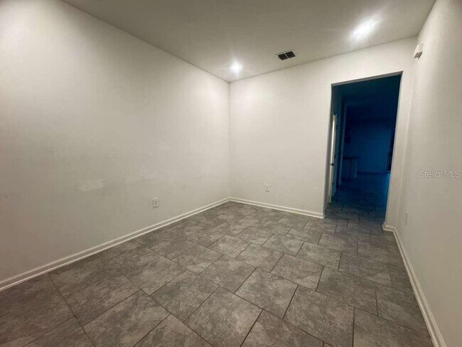 Building Photo - 7465 Stone Crk Trl