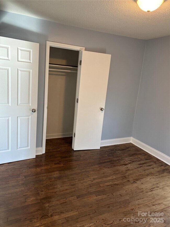 Building Photo - 3512 Jonquil St