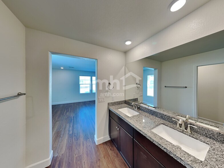 Building Photo - 8152 Inhibition Ct