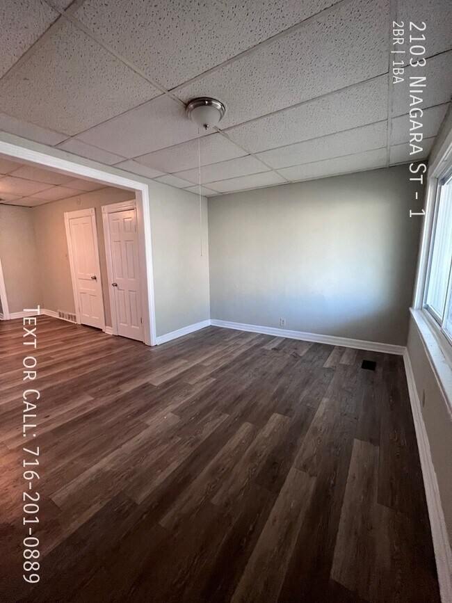 Building Photo - 2103 Niagara St