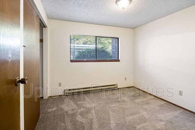 Building Photo - 5660 SW 180th Ave