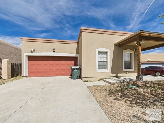 Building Photo - Freshly Upgraded Single Family Home Available Now!
