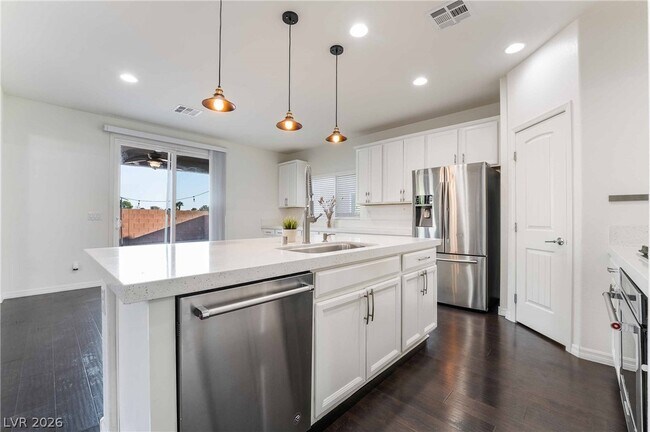 Building Photo - 6462 Estrella Hills Ave