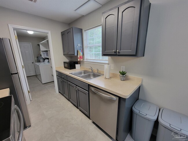 Building Photo - 5505 Berryhill Rd